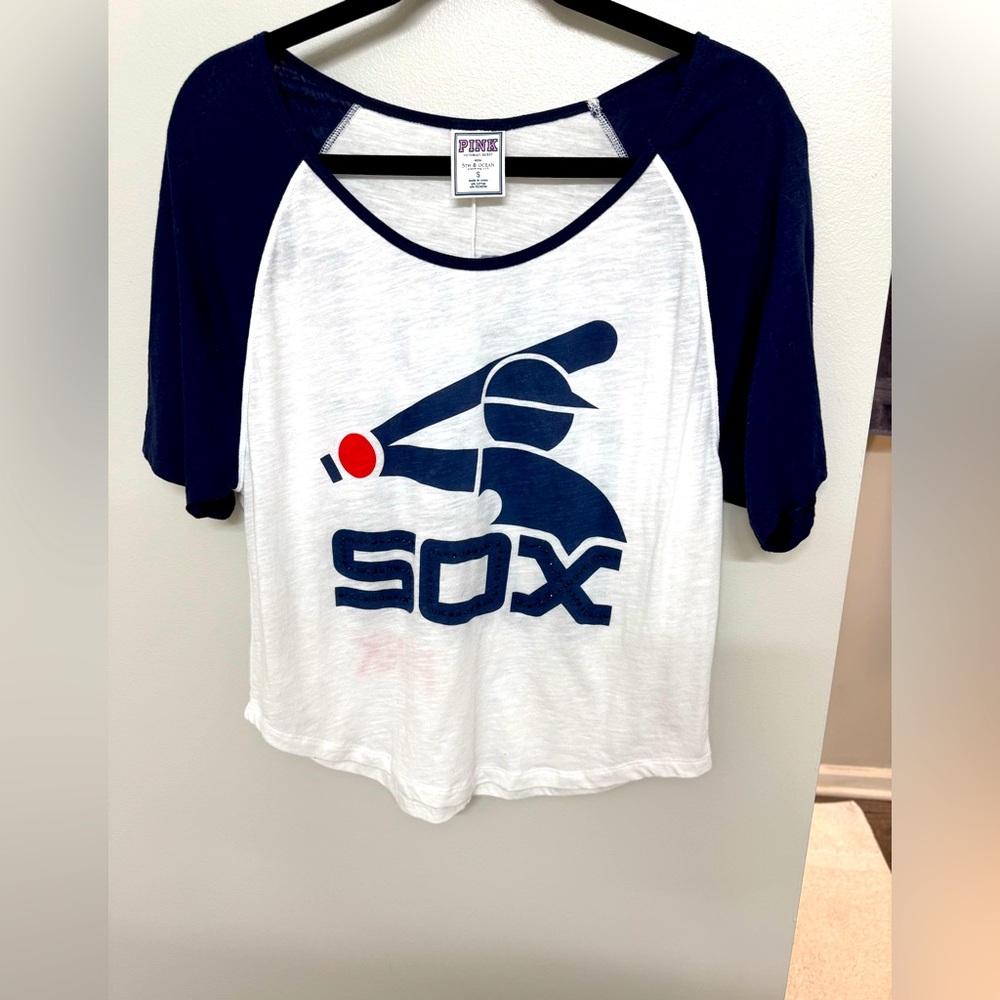 PINK Victoria's Secret White and Blue Tee